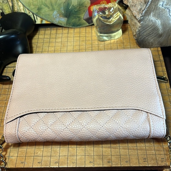 Steve Madden Shoulder Bag or Clutch w Pink Quilted Faux Leather Detachable Strap - Picture 15 of 17